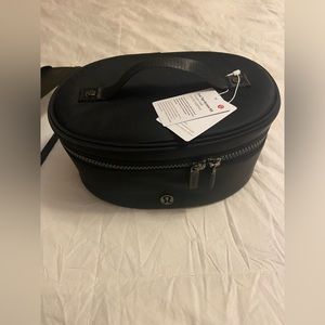 NWT Lululemon Oval Top Access Kit